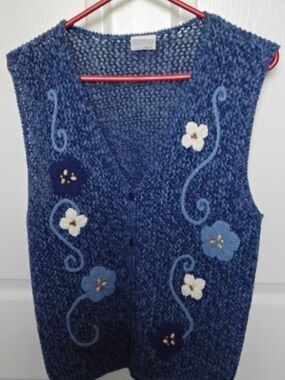 Koret Blue Floral Knit Appliqued Beaded Vest Cardigan